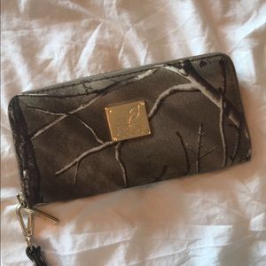 camo wallet!